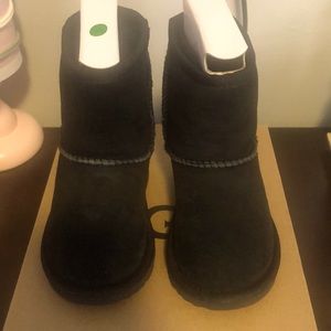 Toddler black UGG boots size 6
